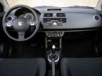 Suzuki Swift Hatchback 3-door (3 generation) 1.3 AT (92hp) foto, Suzuki Swift Hatchback 3-door (3 generation) 1.3 AT (92hp) fotos, Suzuki Swift Hatchback 3-door (3 generation) 1.3 AT (92hp) Bilder, Suzuki Swift Hatchback 3-door (3 generation) 1.3 AT (92hp) Bild