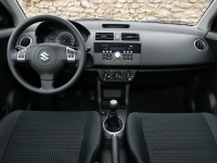 Suzuki Swift Hatchback 5-door. (3 generation) 1.3 AT (92hp) foto, Suzuki Swift Hatchback 5-door. (3 generation) 1.3 AT (92hp) fotos, Suzuki Swift Hatchback 5-door. (3 generation) 1.3 AT (92hp) Bilder, Suzuki Swift Hatchback 5-door. (3 generation) 1.3 AT (92hp) Bild