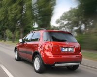 Suzuki SX4 Hatchback (1 generation) 1.6 AT 4WD (112hp) GL (2013) foto, Suzuki SX4 Hatchback (1 generation) 1.6 AT 4WD (112hp) GL (2013) fotos, Suzuki SX4 Hatchback (1 generation) 1.6 AT 4WD (112hp) GL (2013) Bilder, Suzuki SX4 Hatchback (1 generation) 1.6 AT 4WD (112hp) GL (2013) Bild