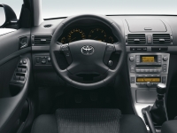 Toyota Avensis Liftback (2 generation) 2.0 D MT (147 hp) foto, Toyota Avensis Liftback (2 generation) 2.0 D MT (147 hp) fotos, Toyota Avensis Liftback (2 generation) 2.0 D MT (147 hp) Bilder, Toyota Avensis Liftback (2 generation) 2.0 D MT (147 hp) Bild