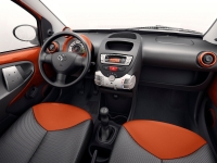 Toyota Aygo Hatchback (1 generation) 1.0 MMT foto, Toyota Aygo Hatchback (1 generation) 1.0 MMT fotos, Toyota Aygo Hatchback (1 generation) 1.0 MMT Bilder, Toyota Aygo Hatchback (1 generation) 1.0 MMT Bild