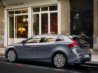 Volvo V40 Hatchback 5-door. (2 generation) 1.6 D2 MT Turbo (115hp) foto, Volvo V40 Hatchback 5-door. (2 generation) 1.6 D2 MT Turbo (115hp) fotos, Volvo V40 Hatchback 5-door. (2 generation) 1.6 D2 MT Turbo (115hp) Bilder, Volvo V40 Hatchback 5-door. (2 generation) 1.6 D2 MT Turbo (115hp) Bild