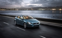 Volvo V40 Hatchback 5-door. (2 generation) 1.6 T3 MT Turbo (150hp) foto, Volvo V40 Hatchback 5-door. (2 generation) 1.6 T3 MT Turbo (150hp) fotos, Volvo V40 Hatchback 5-door. (2 generation) 1.6 T3 MT Turbo (150hp) Bilder, Volvo V40 Hatchback 5-door. (2 generation) 1.6 T3 MT Turbo (150hp) Bild