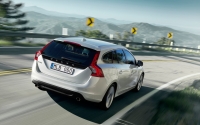 Volvo V60 Estate (1 generation) 2.4 D6 Plug-in-Hybrid Geartronic Turbo AWD (215 HP) foto, Volvo V60 Estate (1 generation) 2.4 D6 Plug-in-Hybrid Geartronic Turbo AWD (215 HP) fotos, Volvo V60 Estate (1 generation) 2.4 D6 Plug-in-Hybrid Geartronic Turbo AWD (215 HP) Bilder, Volvo V60 Estate (1 generation) 2.4 D6 Plug-in-Hybrid Geartronic Turbo AWD (215 HP) Bild