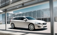 Volvo V60 Estate (1 generation) 2.4 D6 Plug-in-Hybrid Geartronic Turbo AWD (215 HP) foto, Volvo V60 Estate (1 generation) 2.4 D6 Plug-in-Hybrid Geartronic Turbo AWD (215 HP) fotos, Volvo V60 Estate (1 generation) 2.4 D6 Plug-in-Hybrid Geartronic Turbo AWD (215 HP) Bilder, Volvo V60 Estate (1 generation) 2.4 D6 Plug-in-Hybrid Geartronic Turbo AWD (215 HP) Bild