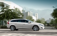 Volvo V60 Estate (1 generation) 2.4 D6 Plug-in-Hybrid Geartronic Turbo AWD (215 HP) foto, Volvo V60 Estate (1 generation) 2.4 D6 Plug-in-Hybrid Geartronic Turbo AWD (215 HP) fotos, Volvo V60 Estate (1 generation) 2.4 D6 Plug-in-Hybrid Geartronic Turbo AWD (215 HP) Bilder, Volvo V60 Estate (1 generation) 2.4 D6 Plug-in-Hybrid Geartronic Turbo AWD (215 HP) Bild