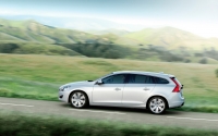 Volvo V60 Estate (1 generation) 2.4 D6 Plug-in-Hybrid Geartronic Turbo AWD (215 HP) Technische Daten, Volvo V60 Estate (1 generation) 2.4 D6 Plug-in-Hybrid Geartronic Turbo AWD (215 HP) Daten, Volvo V60 Estate (1 generation) 2.4 D6 Plug-in-Hybrid Geartronic Turbo AWD (215 HP) Funktionen, Volvo V60 Estate (1 generation) 2.4 D6 Plug-in-Hybrid Geartronic Turbo AWD (215 HP) Bewertung, Volvo V60 Estate (1 generation) 2.4 D6 Plug-in-Hybrid Geartronic Turbo AWD (215 HP) kaufen, Volvo V60 Estate (1 generation) 2.4 D6 Plug-in-Hybrid Geartronic Turbo AWD (215 HP) Preis, Volvo V60 Estate (1 generation) 2.4 D6 Plug-in-Hybrid Geartronic Turbo AWD (215 HP) Autos