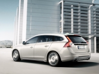 Volvo V60 Estate (1 generation) 2.4 D6 Plug-in-Hybrid Geartronic Turbo AWD (215 HP) foto, Volvo V60 Estate (1 generation) 2.4 D6 Plug-in-Hybrid Geartronic Turbo AWD (215 HP) fotos, Volvo V60 Estate (1 generation) 2.4 D6 Plug-in-Hybrid Geartronic Turbo AWD (215 HP) Bilder, Volvo V60 Estate (1 generation) 2.4 D6 Plug-in-Hybrid Geartronic Turbo AWD (215 HP) Bild